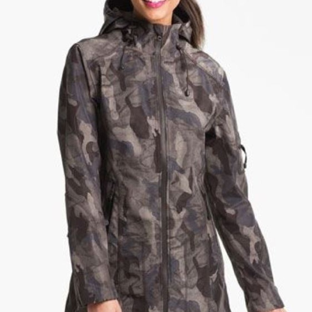 ILSE JACOBSEN Hornbaek Raincoat Size 36